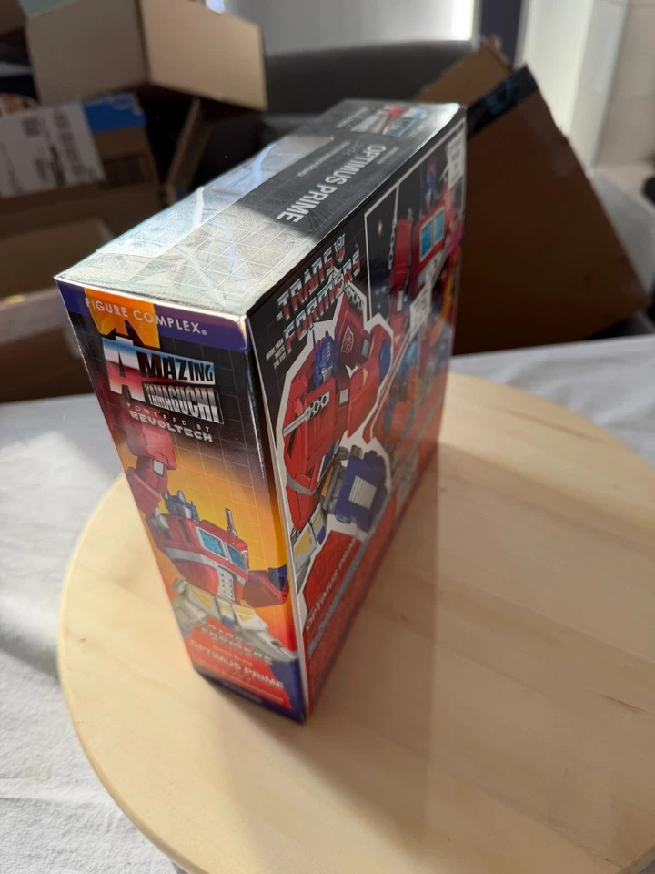 AMAZING YAMAGUCHI Optimus Prime Transformers Action Figure Revoltech Kaiyodo - Image 4 of 4