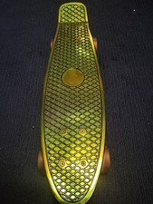 22inch Green Ridge Skateboard Max Weight 100kg Load Capacity Lighted Wheels