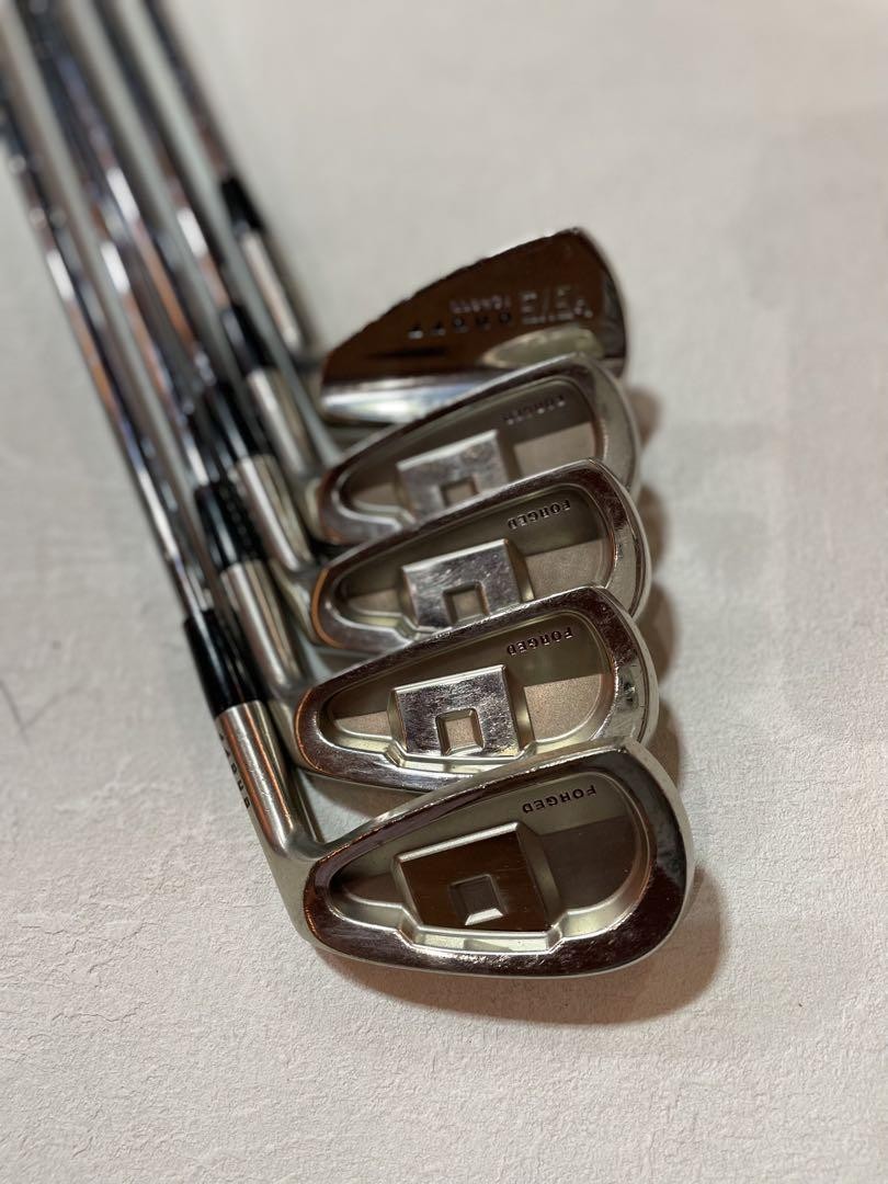 ONOFF 2017 KURO FORGED Iron Set 6 Pw Golf Clubs Excellent