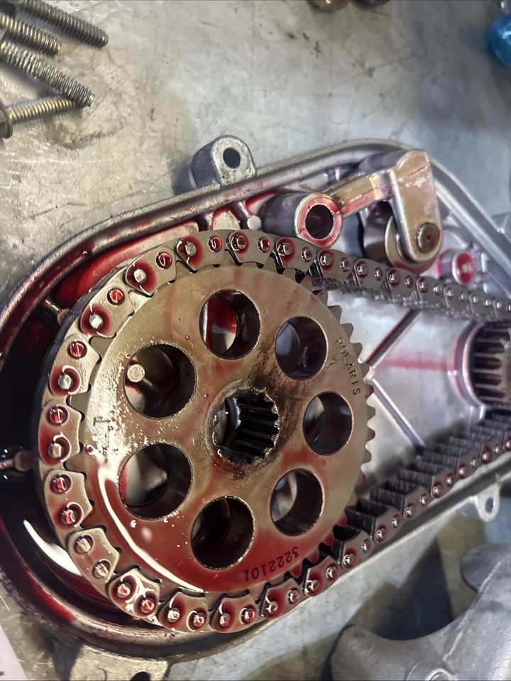 Polaris Indy RMK Trail 550 2000 montaje de caja de cadena con engranajes 365 Foto 3 de 4