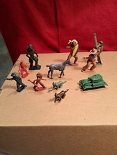 Lot of vintage army Indian and Cowboy toys plastic and metal antique htf