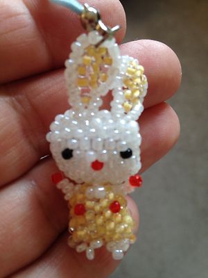 TINY DOLLHOUSE MINIATURE HAND BEADED 1.5'' BUNNY RABBIT 3D FIGURINE SO UNIQUE NR
