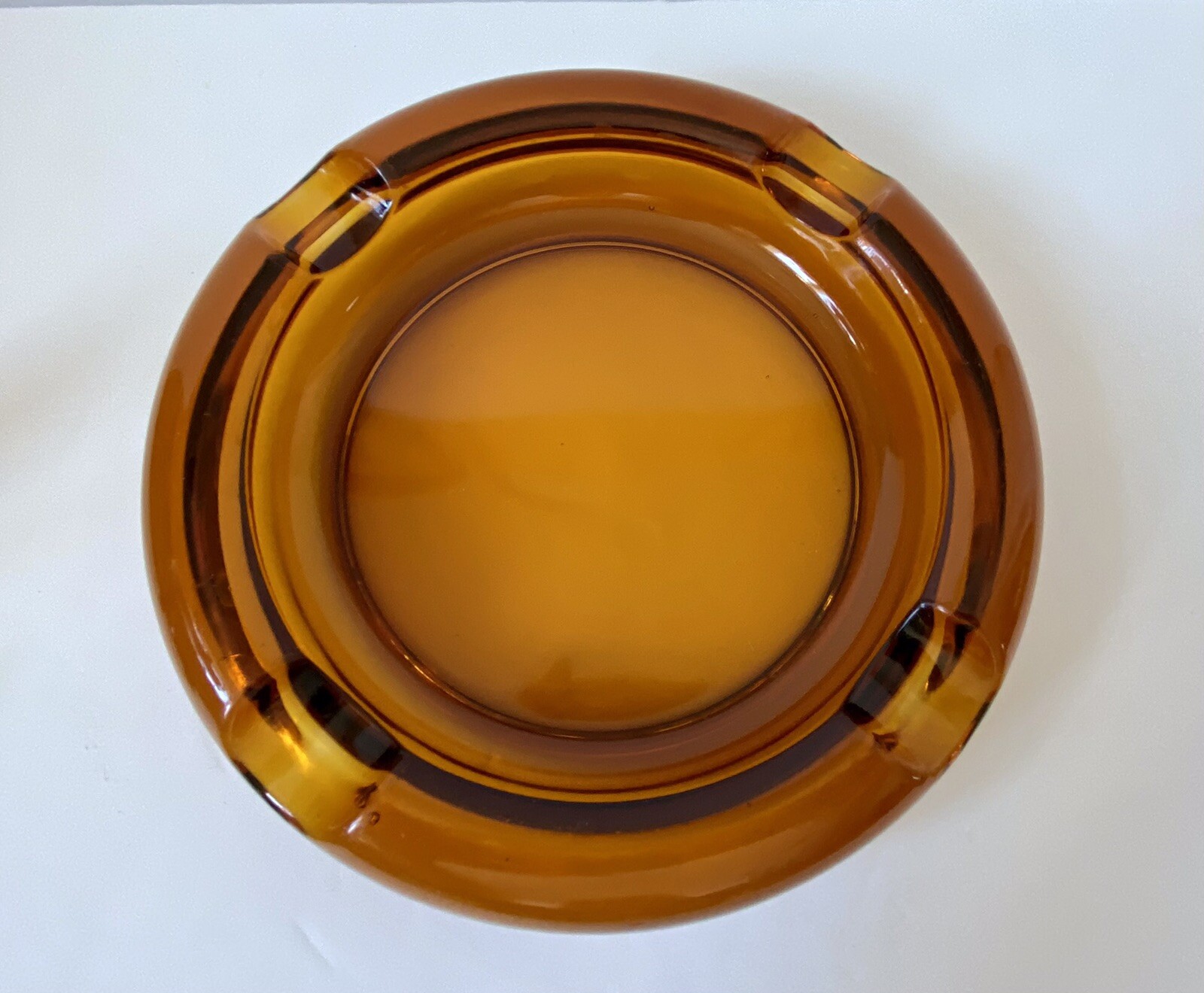 Mid Century Amber Glass Ashtray 7.75” Round Shape Cigars/ Pipes 