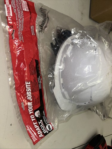 Milwaukee Full Brim Vented Hard Hat with 4 Point Ratcheting White - Picture 2 of 3