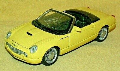 FORD THUNDERBIRD CONVERTIBLE MAISTO 1:25 PALE YELLOW SHOW CAR NO 31966  LOOSE*