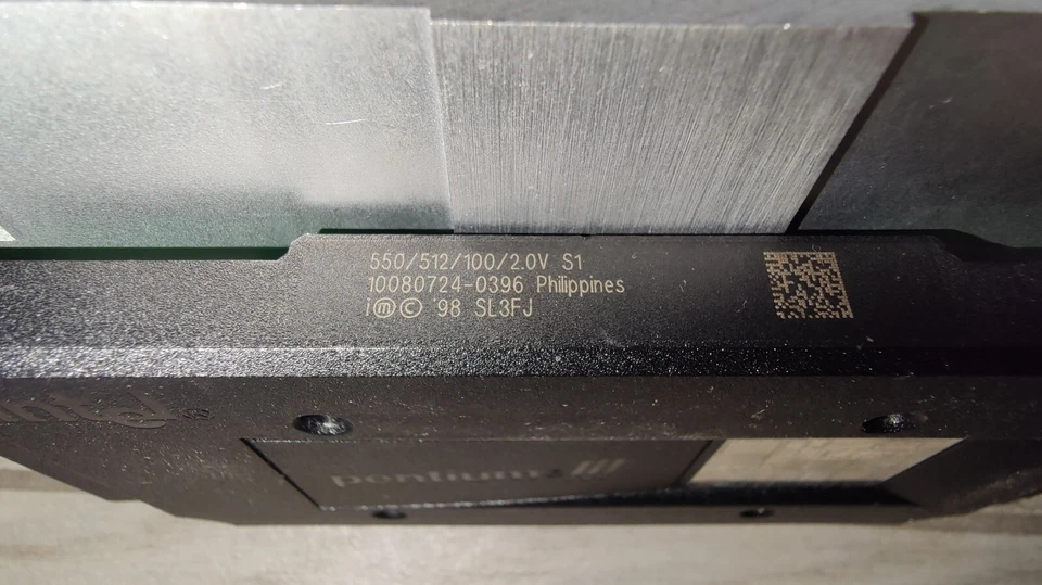 PROCESSORE CPU Intel Pentium III 550/100/512 S2 SL3FK KATMAI 250NM SLOT 1 - Immagine 4 di 4