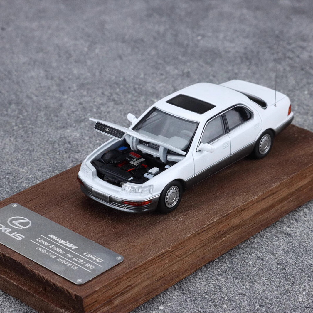 Fine works 1/64 Scale Lexus LS400 XF10 White Diecast Car