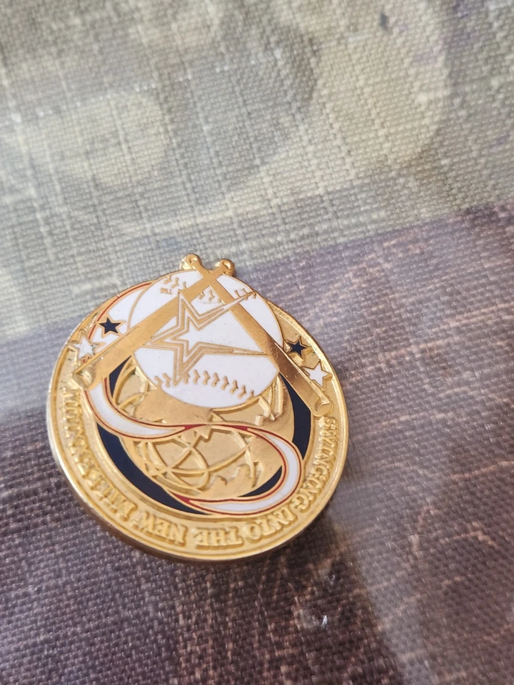  1999 Peter David MLB Baseball Houston Astros "Swinging Into The Millinium" Pin - Image 2 of 4