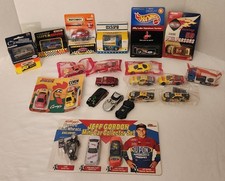 Die Cast 1:64 lot of 22 most new in box some loose see photos