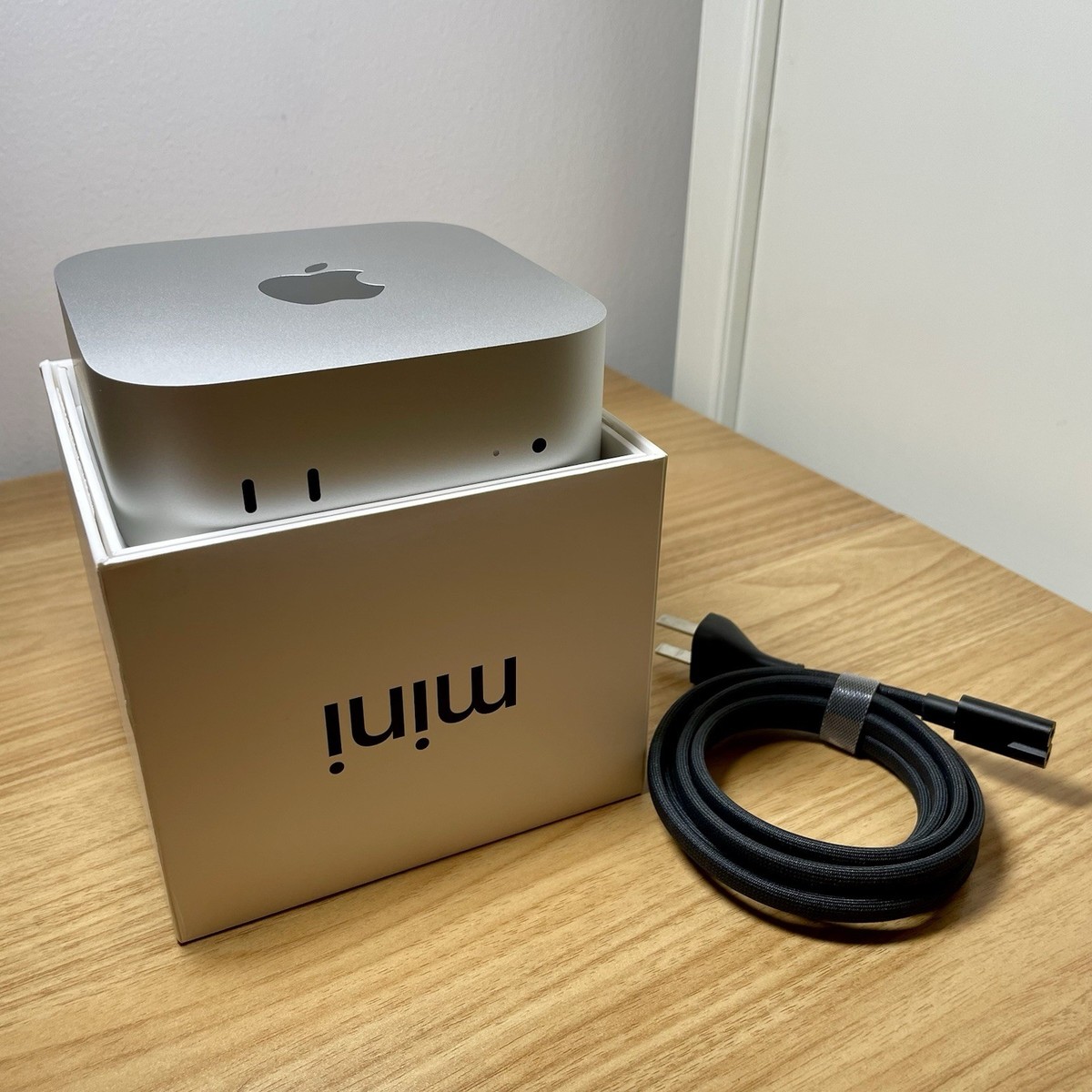 2024 Apple Mac mini M4 Chip 16GB RAM 256GB SSD Silver MU9D3LL/A 