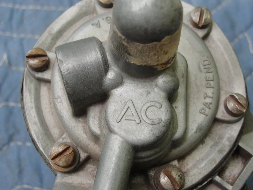 ⭐ Bomba de combustible Ford Flathead V8 1942-1952 aire acondicionado 5590077 Foto 2 de 4