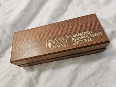 DMT Diamond Sharpening Systems Block Knife Blade Red Fine in Wood Box Vintage