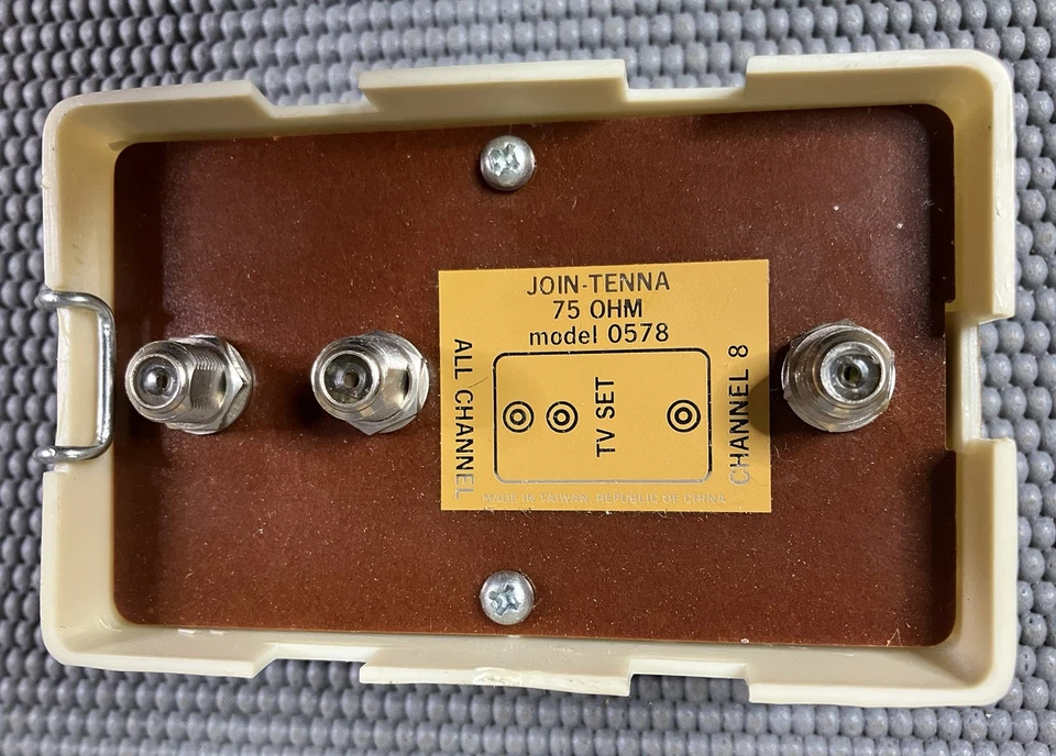 Acoplador de un solo canal y filtro de paso de banda Channel Master Join-Tenna MDL 0578 VHF Foto 3 de 4