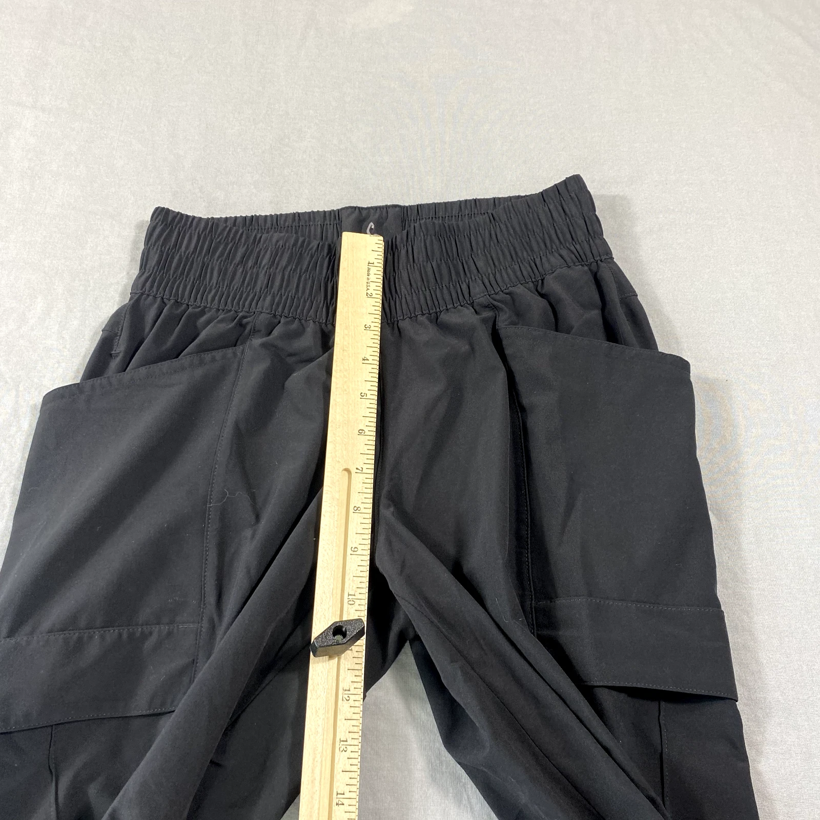 prana capri cropped pull-on cargo athleisure pants