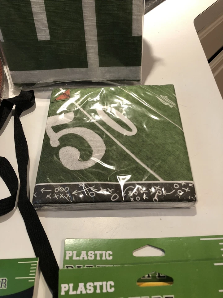 超级碗派对用品桌布、盘子、餐巾、罐装冷藏箱和线龙头 — 第 4/4 张图片