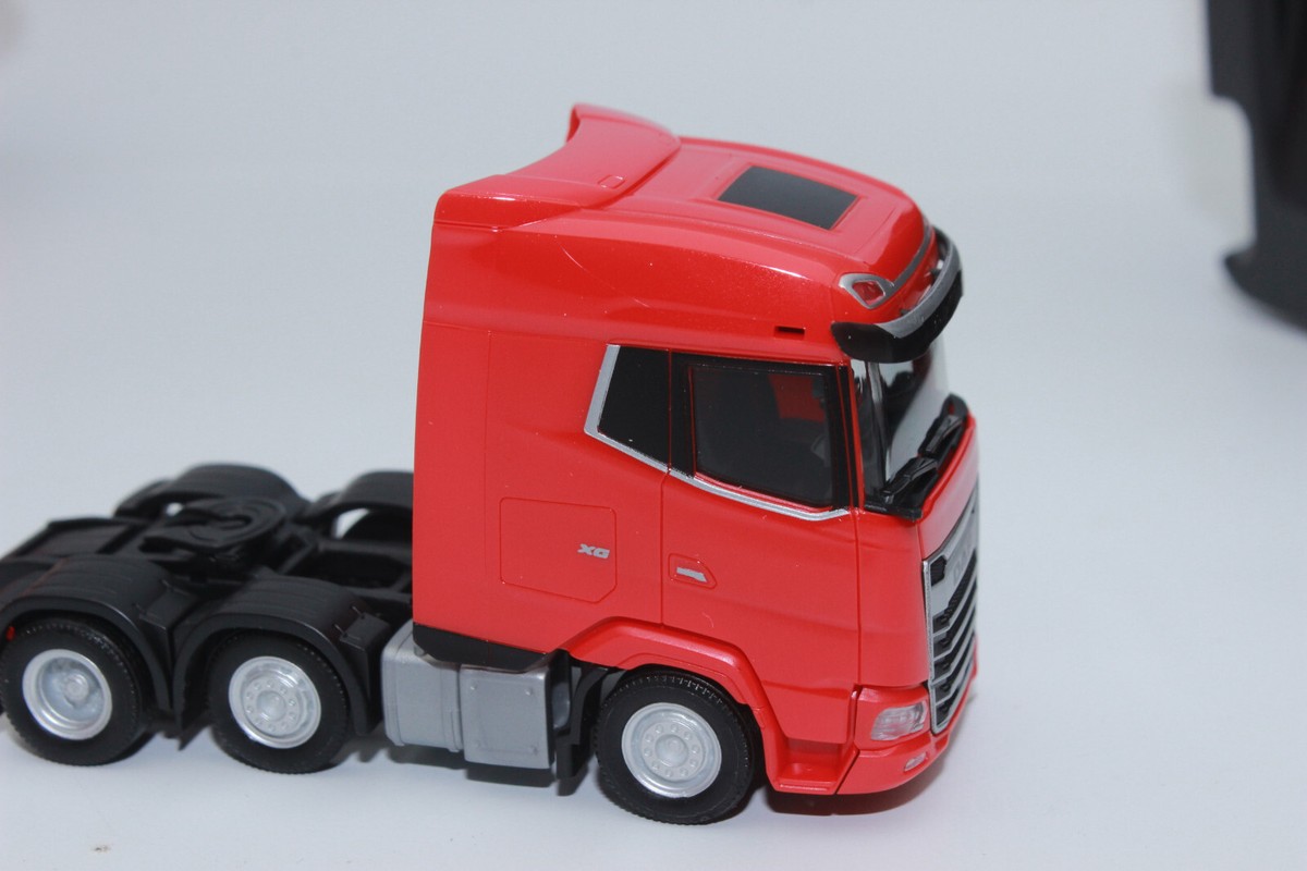 Herpa 318983 DAF XG Zugmaschine 3achs H0 verkehrsrot 1:87 Herpa 318983 DAF XG Zugmaschine 3achs H0 verkehrsrot 1:87