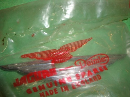 6A(5900) Jaguar NOS 420,MK10,MK9,420G Grill Badge Housing - Picture 2 of 4