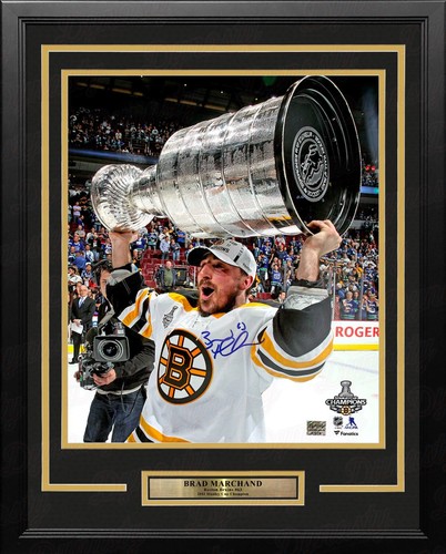 Foto Hockey Brad Marchand Stanley Cup Boston Bruins Autografata Corniciata JSA PSA - Foto 2 di 2