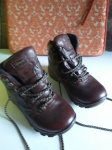 childrens walking boots