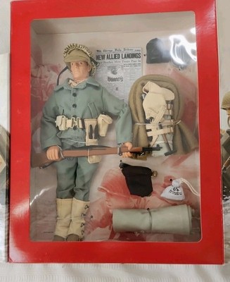 VINTAGE 1997 GI Joe Classic Collection D-Day Salute Action Figure
