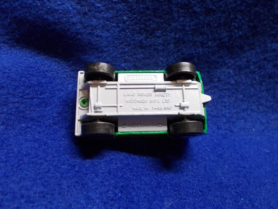 Matchbox TP130 verde con techo blanco Land Rover 90 y remolque para caballos blanco paquete de 2 Foto 3 de 4