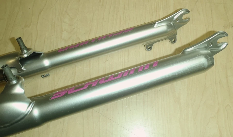 SCHWINN ZOOM 700C MOUNTAIN SILVER SUSPENSION FORK BIKE PARTS 741 - Image 2 of 4