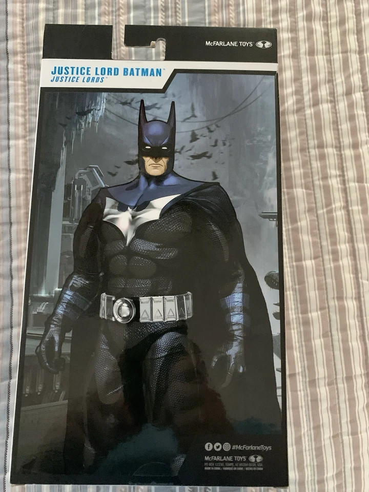MCFARLANE TOYS DC MULTIVERSE JUSTICE LORDS BATMAN, TARGET GOLD LABEL, BRAND NEW! - Image 2 of 3