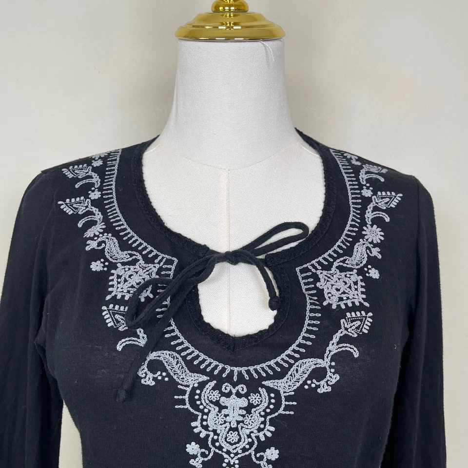 Vintage No Boundaries Black Embroidered Blouse M Tie Neck Bell Sleeve Y2K Boho - Image 2 of 4