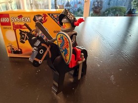 Lego 6009 Castle Black Knight -  1992 w/ Box & Instructions - AMAZING SHAPE!