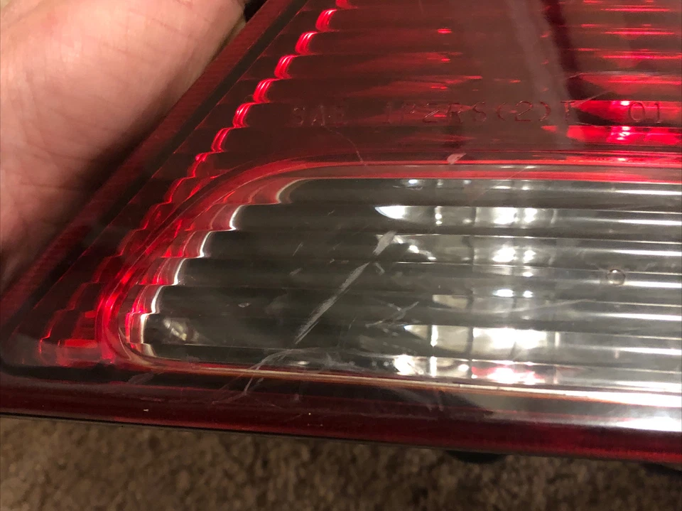 原始设备制造商 01-06 道奇 Stratus Sedan - 乘客右手卤素外尾灯 04805350AA — 第 2/4 张图片