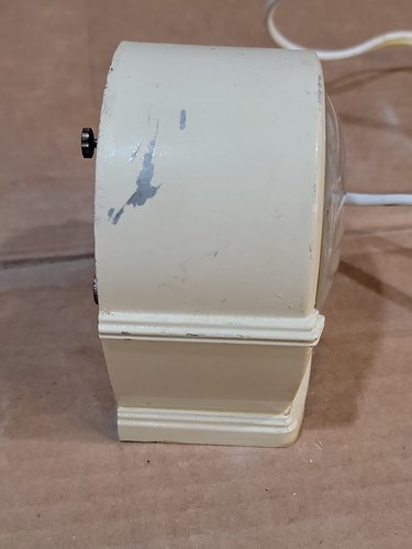 Vintage 1940s Ingraham Sentinel Lyric Model SA14 Off White Desk Alarm Clock - Picture 6 of 11