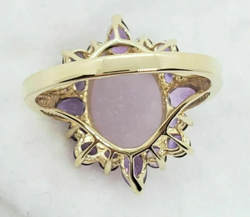 Increíble anillo redondo de oro amarillo de 14k sobre lavanda jade pera amatista/ópalo halo Foto 2 de 4
