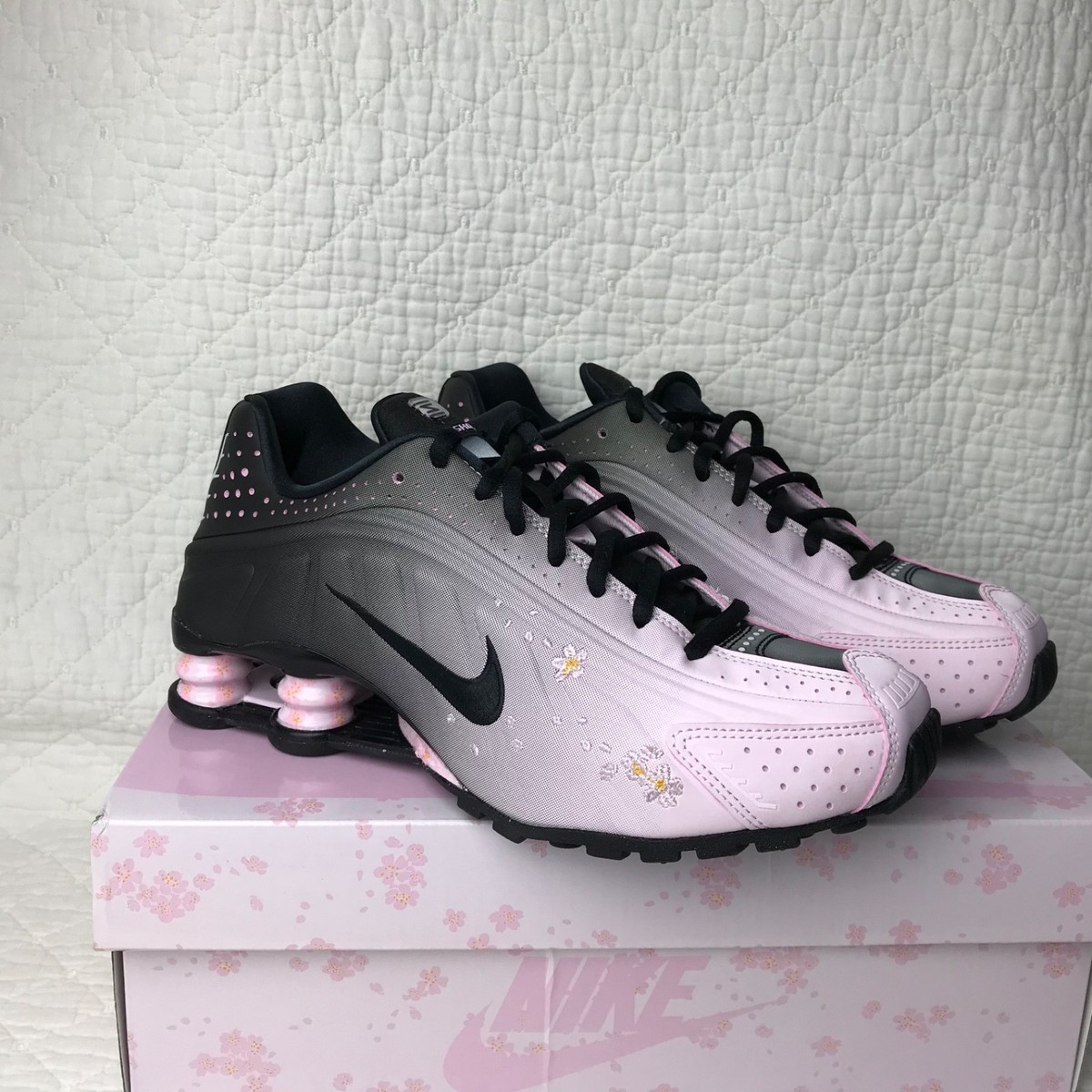 K*様 29 Nike Women's Shox R4 \"Black/Pinks Nike Wmns Shox R4 Black Metallic Silver Pinksicle Women Casual
