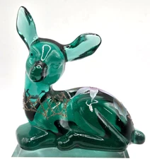 FENTON SPRUCE GREEN & WHITE POINSETTIA CHRISTMAS FAWN DEER W/GOLD HP P. THORNLEY