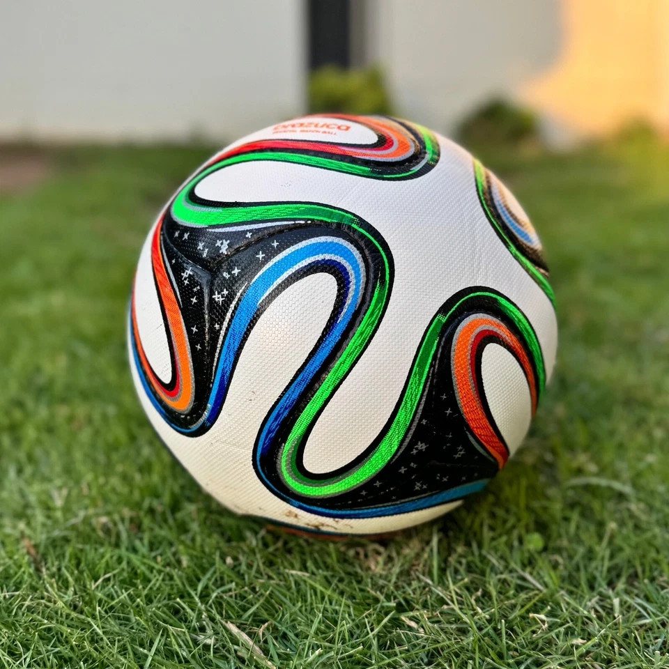 Ballon De Foot Adidas Brazuca Coupe Du Monde 2014 - Taille 5, Cuir, Neuf