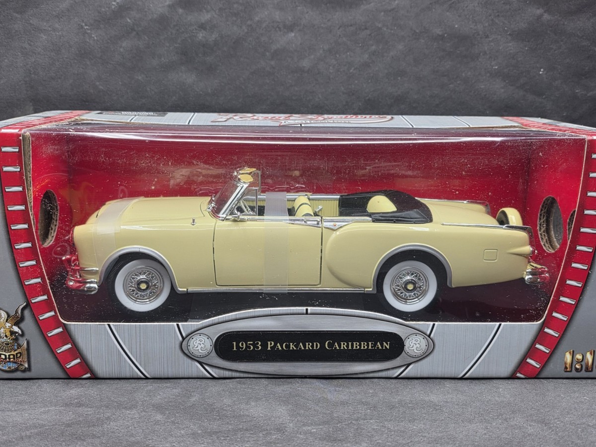 Road Signature 1953 Packard Caribbean Yellow Convertible 1:18