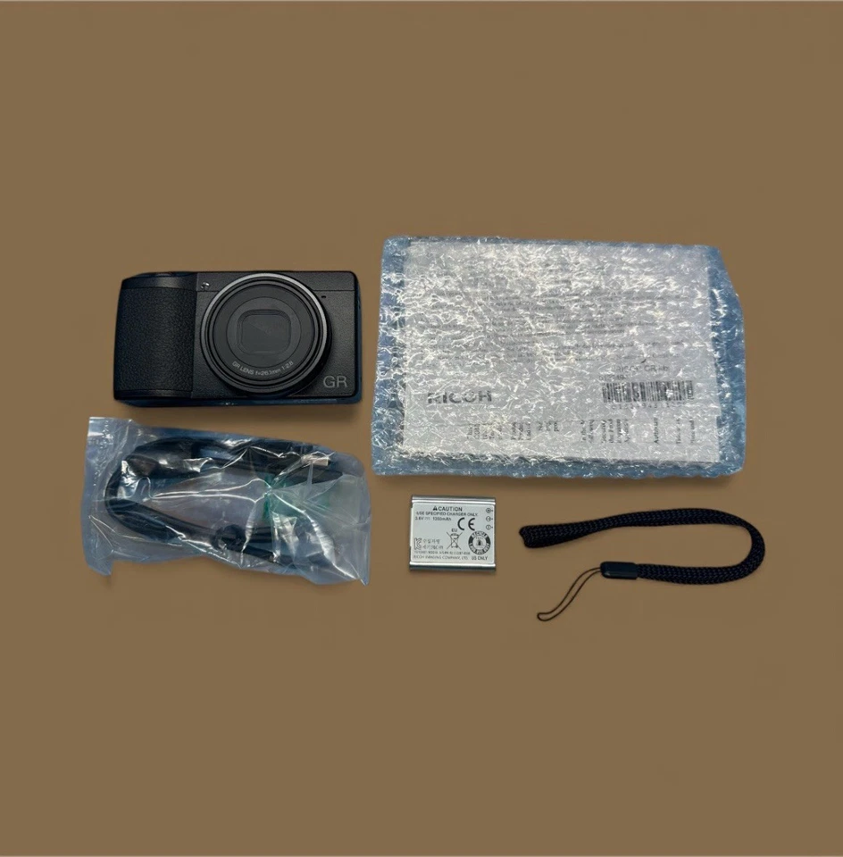 Ricoh GR IIIx Digital Camera [Focal length 40mm] (79 SHUTTER COUNT) - Image 4 of 4