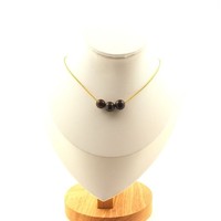 Mineralien Und Edelsteine. Halskette 3 Perlen Bronzit 8 Mm. Kette Aus Stahl