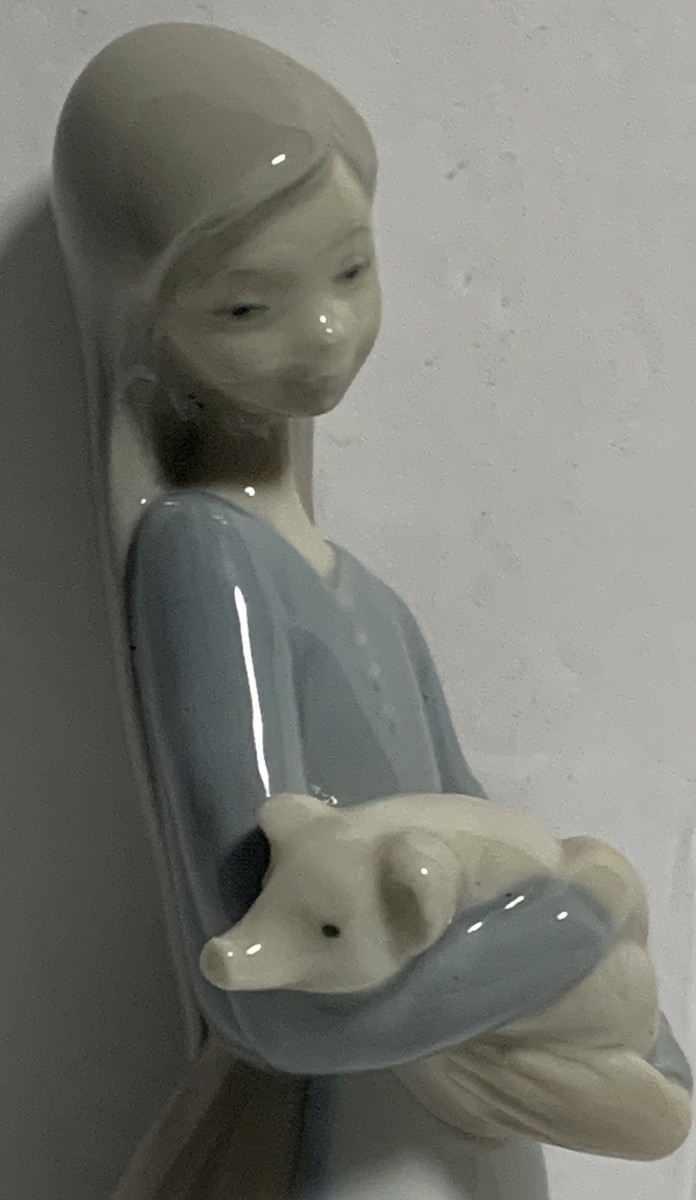LLADRO 置物 Amazon.com: LLADRÓ Our Lady of The Forsaken Figurine. Numbered