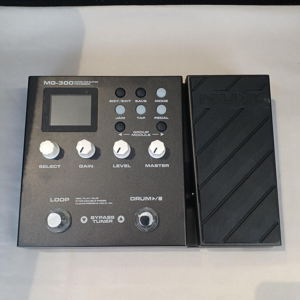 NUX MG-300 Multi-Effects Guitar Processor - Excellent NUX MG-300 Multi-Effects Guitar Processor - Excellent