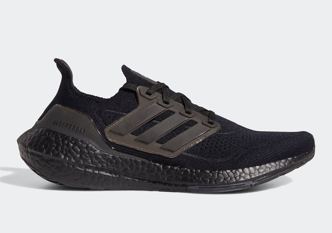 ADIDAS ULTRABOOST WOMEN SIZE 5.0 NEW CORE BLACK RUNNING COMFORTABLE ADIDAS ULTRABOOST WOMEN SIZE 5.0 NEW CORE BLACK RUNNING COMFORTABLE