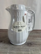 Select serve insulated white 44 oz coffee carraff