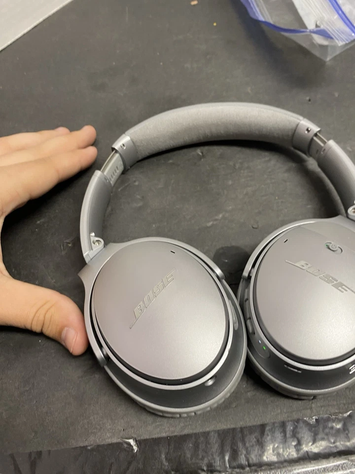 Bose QuietComfort 35 I Noise Cancelling headband Wireless Silver Headphones QC35 - Image 3 of 4