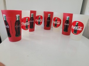 Coca Cola Collectible 4 Red 4 White Cups Lot Of 8