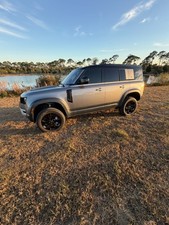 2022 Land Rover Defender 110 SE