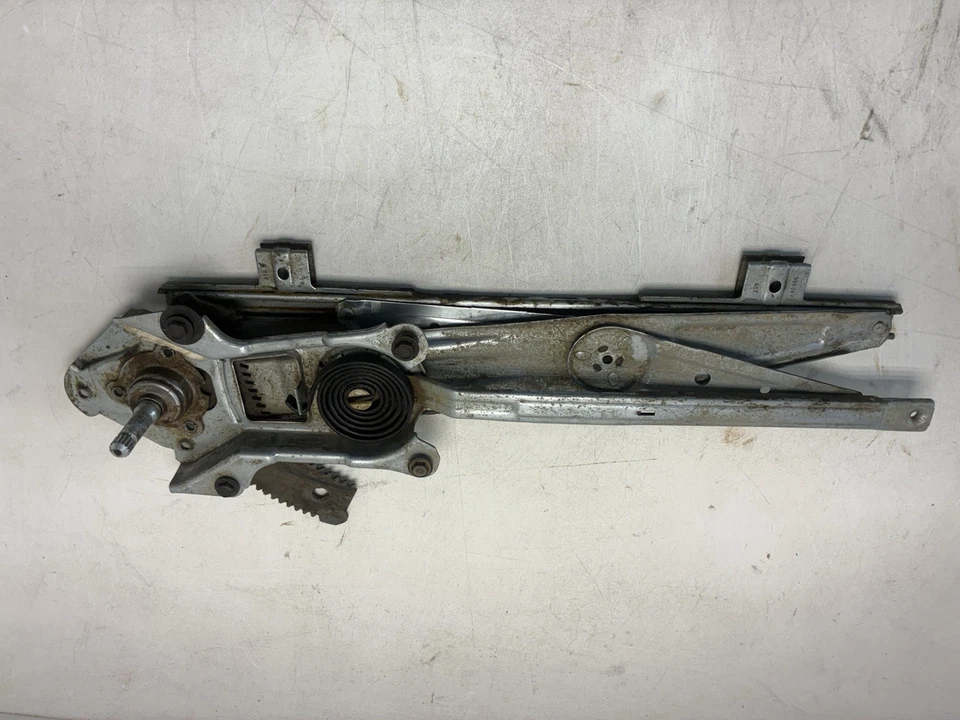 2005-2010 Chevrolet Cobalt LS Passenger Front Window Regulator/Moter Assembly - Image 2 of 4