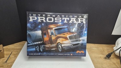 MOEBIUS 1301 INTERNATIONAL PROSTAR MODEL KIT-NIB-1:25 SCALE