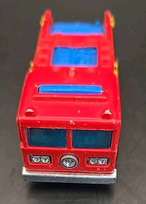 Vintage 1976 Hot Wheels: Fire-Eater 51 Motor Truck Diecast Vermelho - Imagem 2 de 4