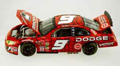 ナスカー　Bill Elliott 02ダッジ Bill Elliott 2002 #9 Dodge Race Car 1/24 Scale BWB Action