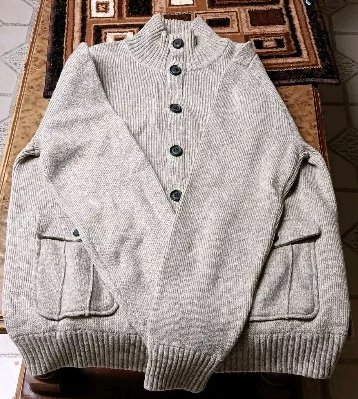 Men's GAP Cardigan Sweater - Size Large - Image 4 of 4